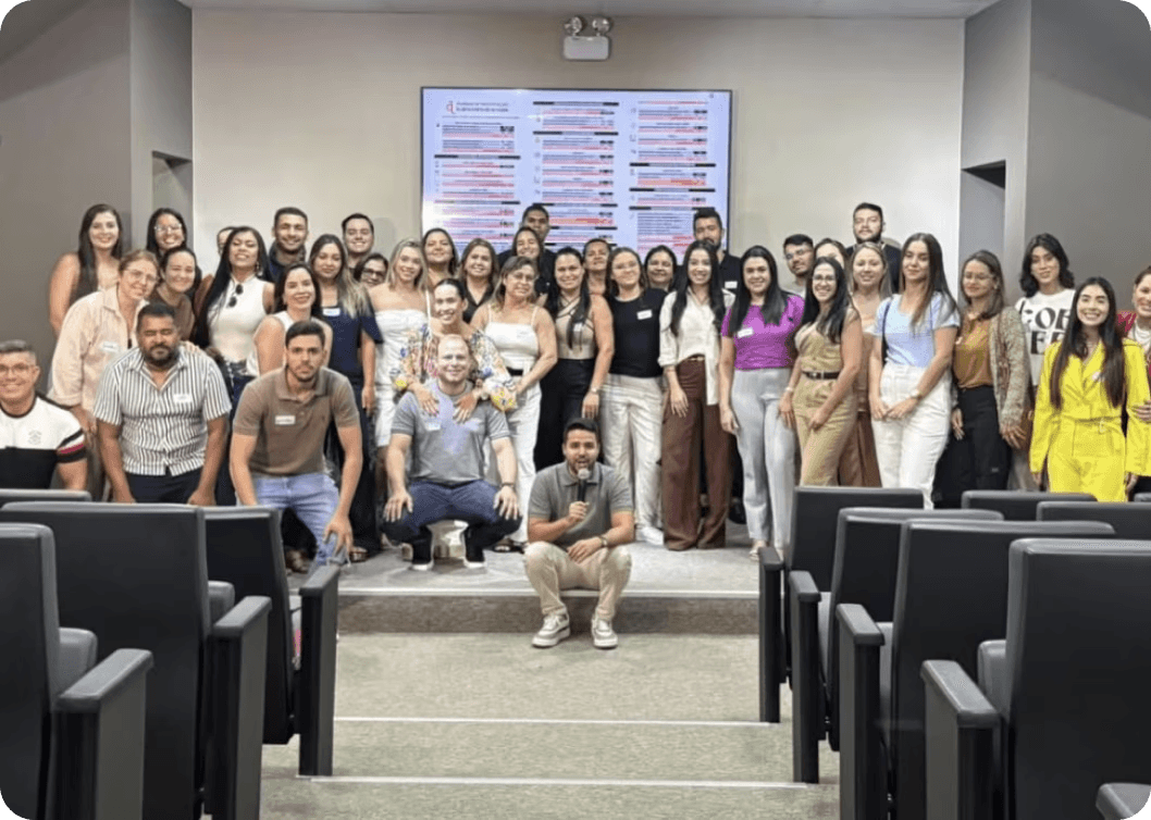 Ítalo Maciel com plateia no evento Viver da Loja